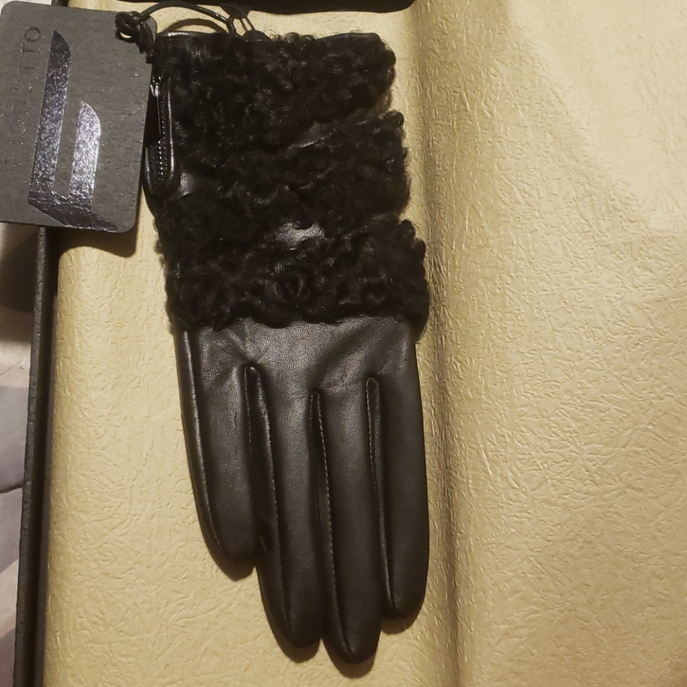 Fioretto black leather gloves